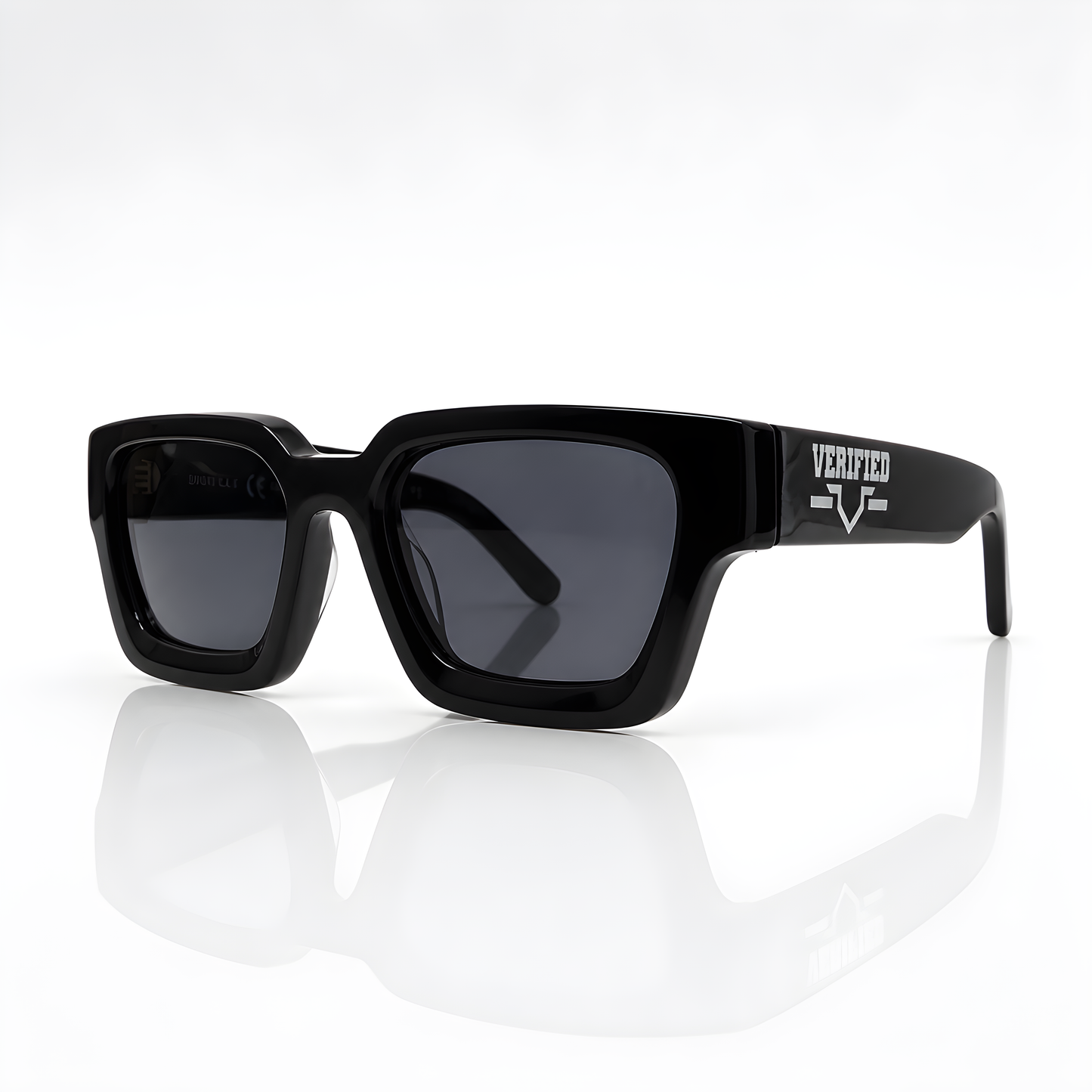Sunglasses with verified logo